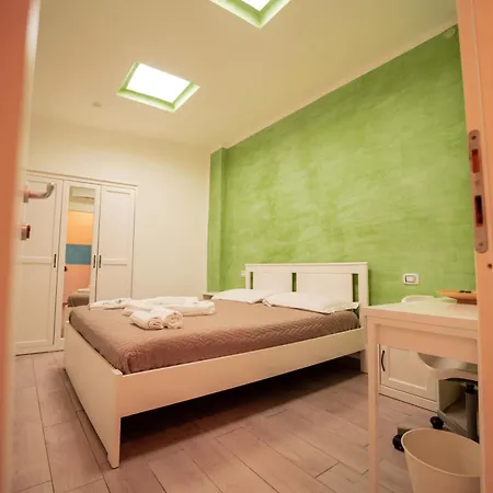 O Vic' Stritt' Napels