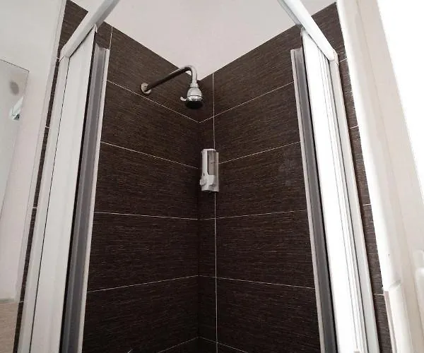 O Vic' Stritt' Πανσιόν Νάπολη