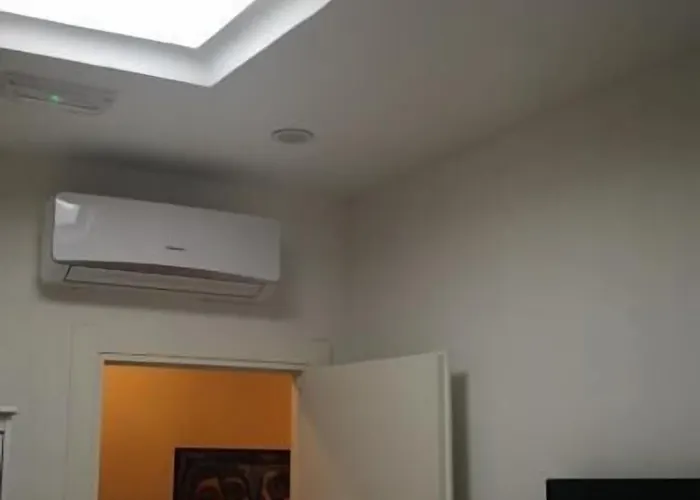 O Vic' Stritt' Πανσιόν Νάπολη